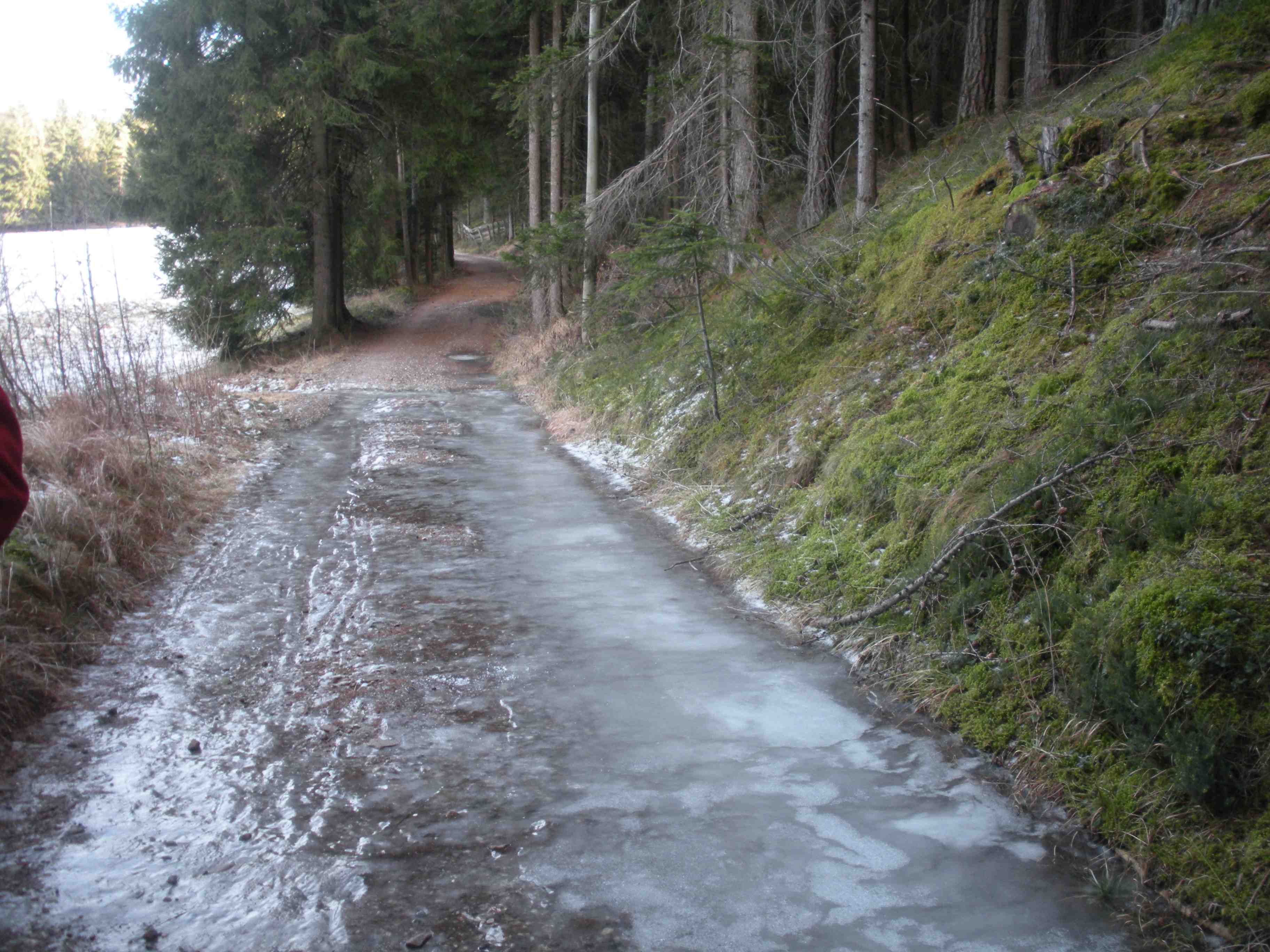 Strada ghiacciata dall'Uenterkaplan